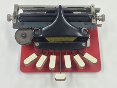 ピヒト製 タイプライター画像