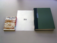 (左から文庫本、B5紙、点字図書)